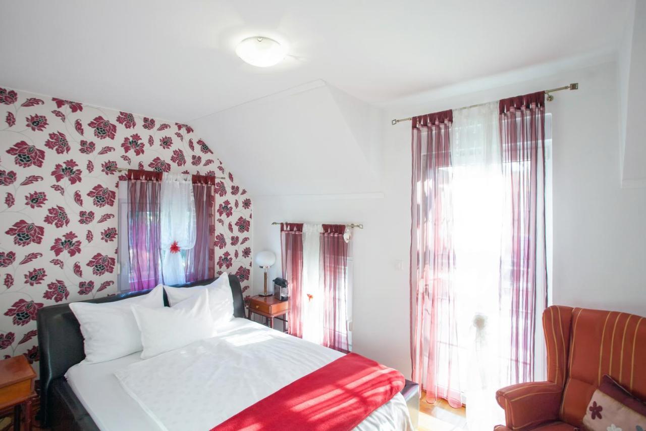 Vila Rosa Vukovar Bed and Breakfast Εξωτερικό φωτογραφία